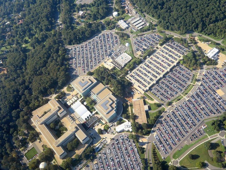 偽情報：アメリカ発、日本着