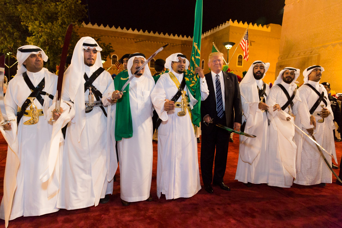 歓迎を受けるトランプ大統領(サウジアラビア)