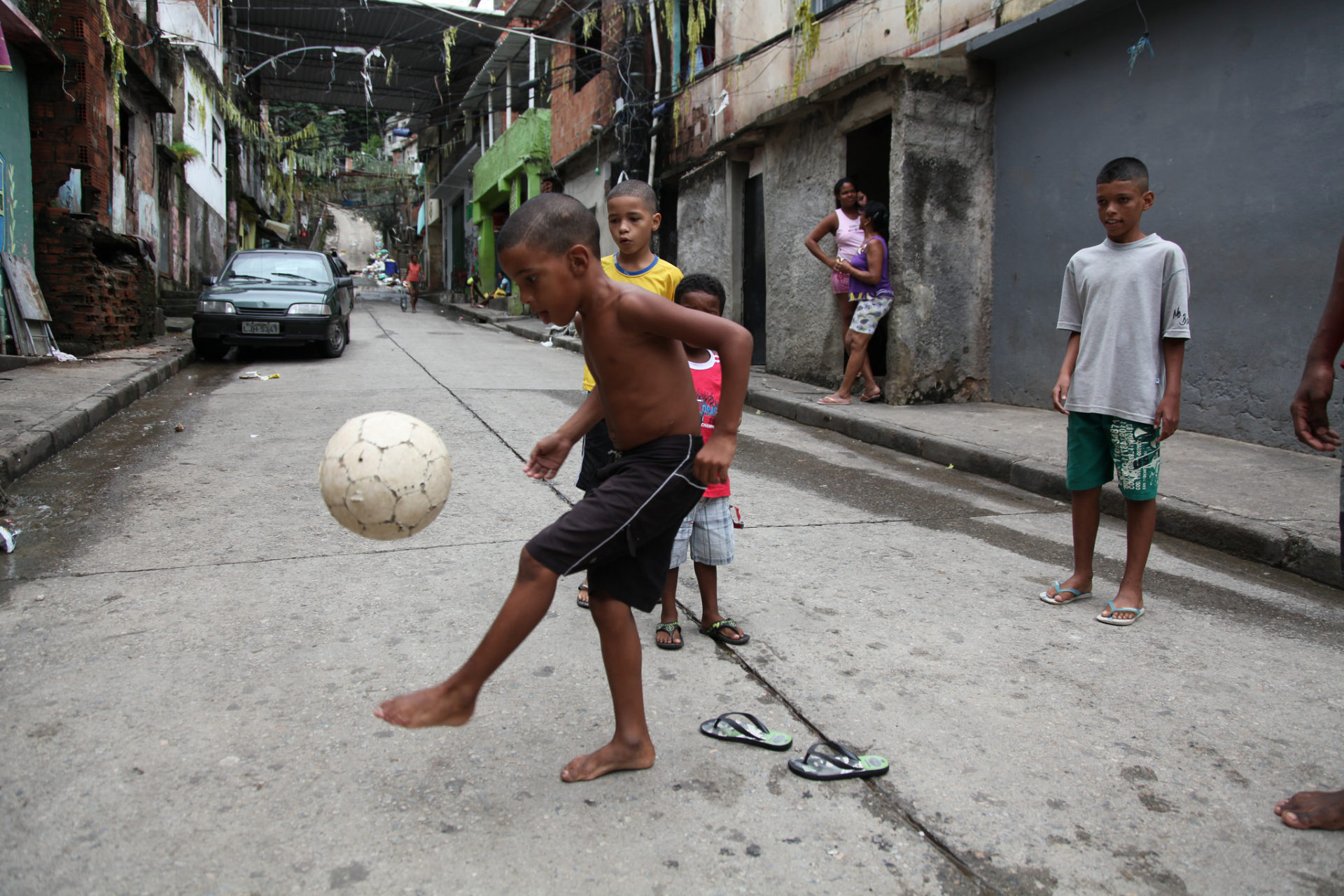 W杯熱狂の背景に：報道されなかったブラジルの社会問題
