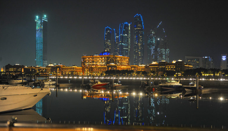 UAEに輝く夜景