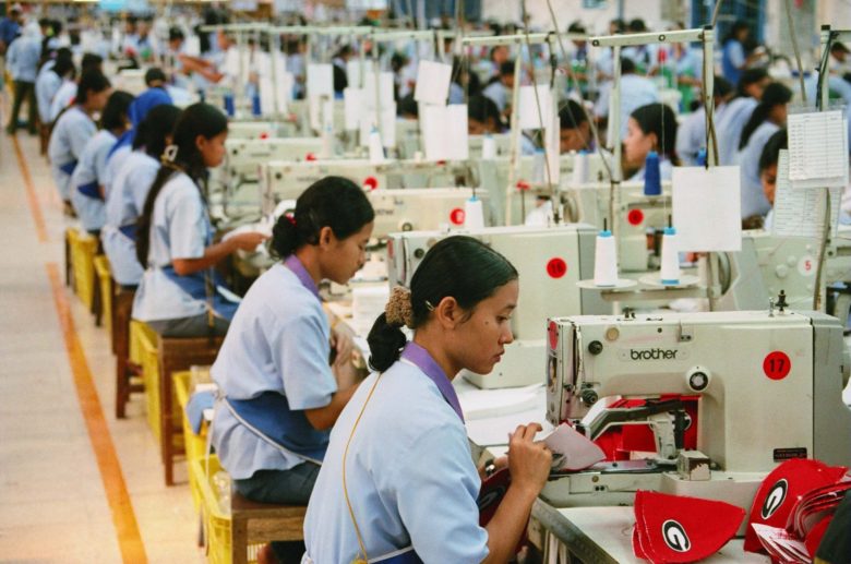 インドネシアの労働問題とオムニバス法
