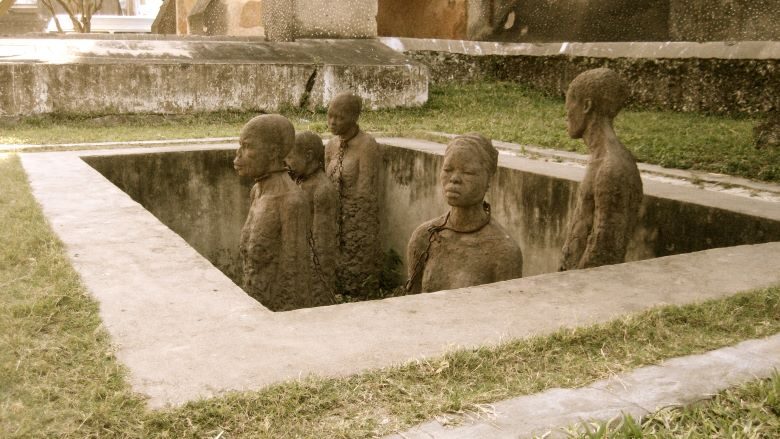 奴隷の像：タンザニア